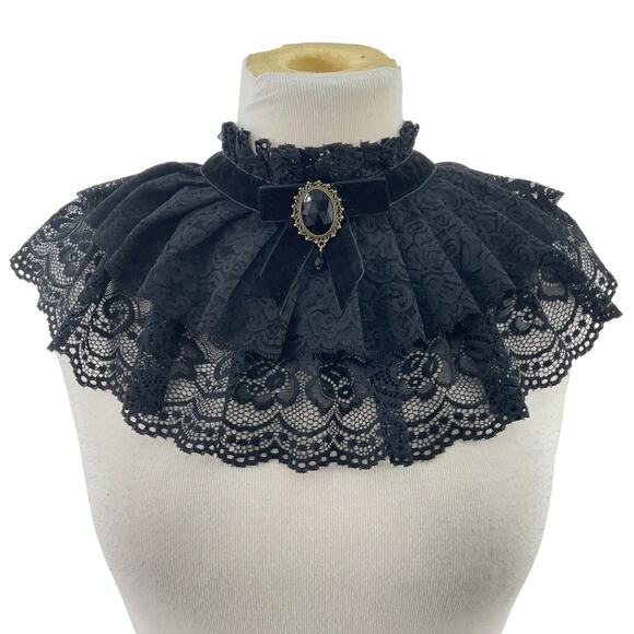 Unbranded Accessories - Vintage Black Polyester Tie-On Lacy Cameo Collar Women’s Accessory Pre-Owned